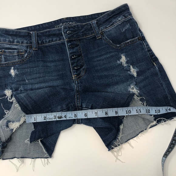 MAURICES  Distressed Button Fly Cut-off’s, SZ 5/6 - Picture 4 of 6